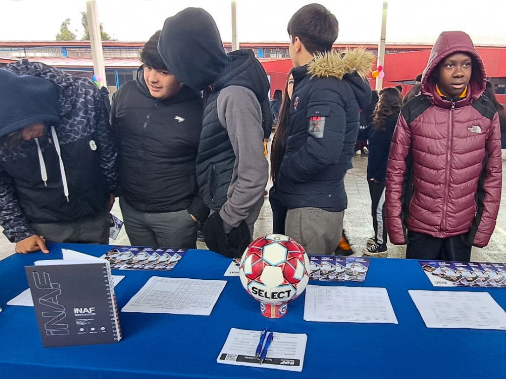INAF en Feria Vocacional del IC Padre Alberto Hurtado